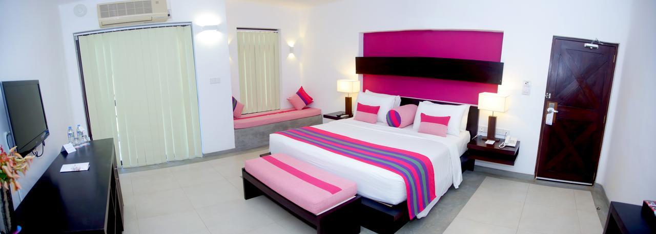 Ranna 212 Beach Resort Kahandamodara Zewnętrze zdjęcie
